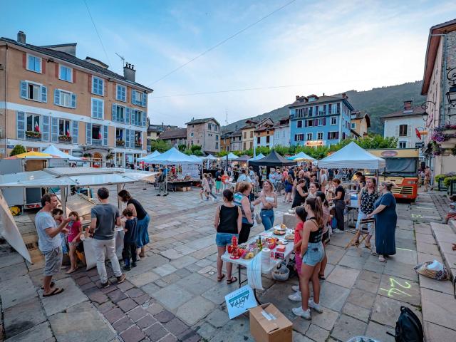 Marché nocturne Allevard-les-Bains